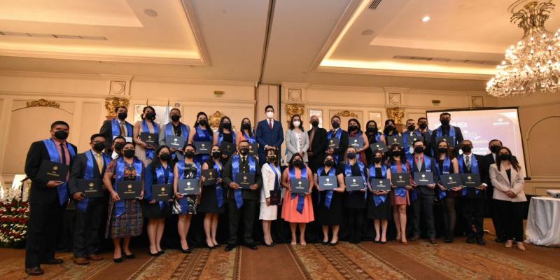 Guatemala cuenta ahora con 30 nuevos profesionales de la planificación