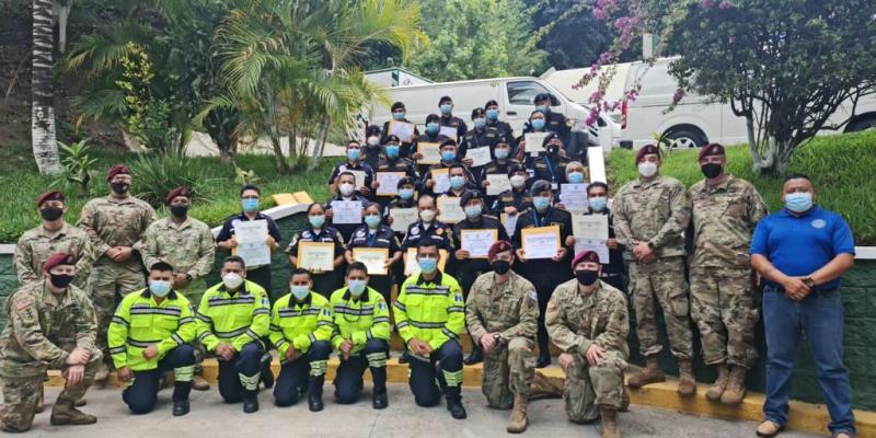 Capacitan a agentes antinarcóticos en Medicina Táctica