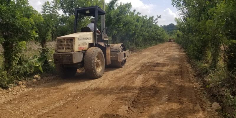 Finalizan trabajos en carreteras rurales de San Luis, Petén