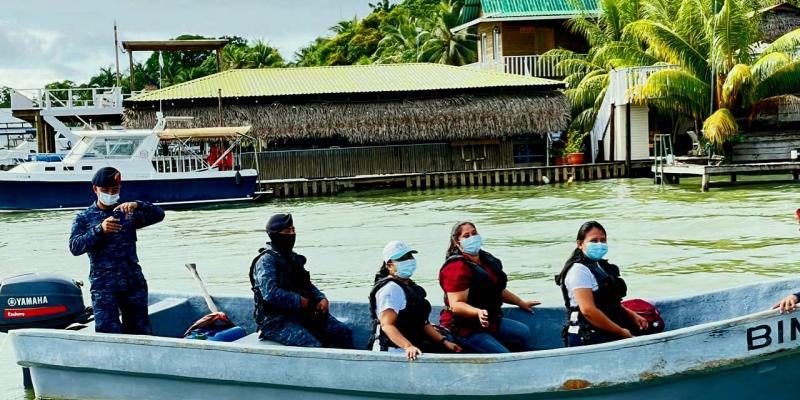 Transporte marítimo y fluvial de vacunas a comunidades