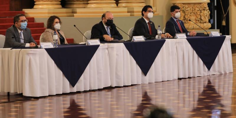 Funcionarios del Ministerio de Economía