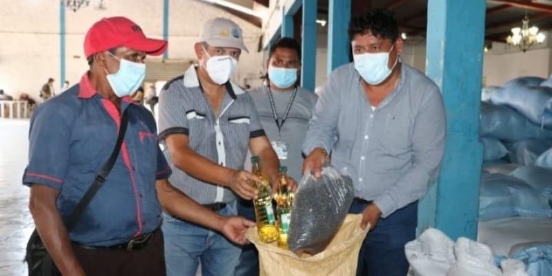 MAGA entrega raciones de alimentos a 2 mil 520 familias en Petén 