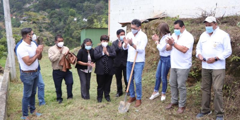 Mineduc y Municipalidad de Sacatepéquez inauguran el inicio de los trabajos de mejoramiento de escuela en Sacatepéquez