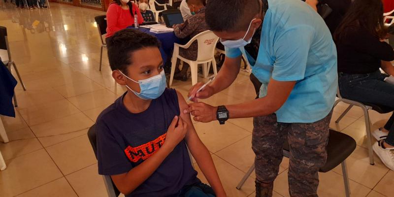 Masiva afluencia de guatemaltecos durante las jornadas de inmunización, el pasado fin de semana