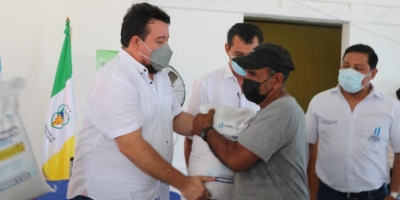 14 mil familias rurales reciben semillas certificadas en Petén
