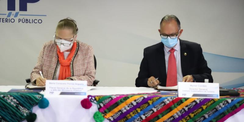 Firma convenio MP e Inguat