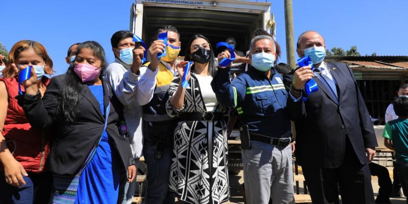 Ministros inauguran comedor social 