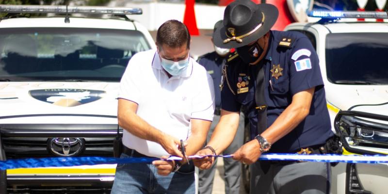  Se realiza entrega de 6 autopatrullas a la Dirección General de Protección y Seguridad Vial -PROVIAL-