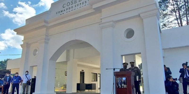 Inauguración del frontispicio del auditórium "General Justo Rufino Barrios"