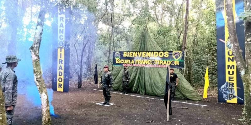 Entrenamiento en la Brigada de Fuerzas Especiales "General de Brigada Pablo Nuila Hub"