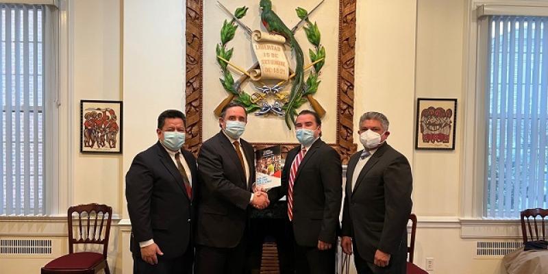 Embajada conoce labor del Instituto Neurológico de Guatemala en EE. UU.