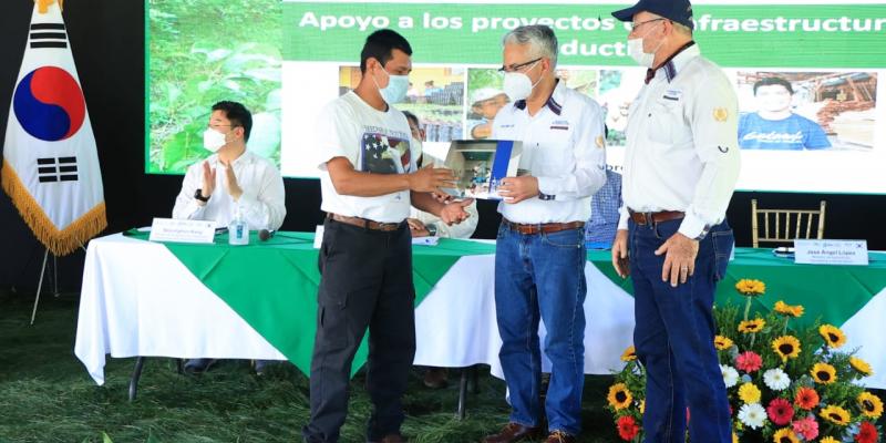 Impulso al desarrollo agroforestal en las Verapaces
