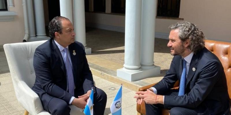 Cancilleres de Guatemala y Argentina abordan temas educativos y económicos 