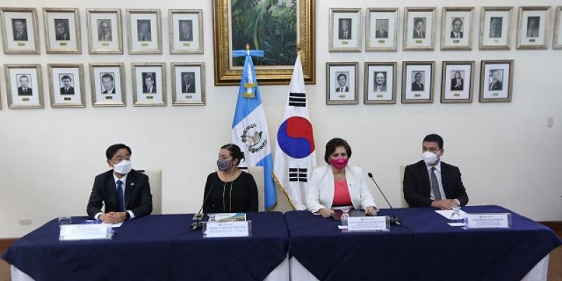 Presentan en el Minex detalles de la próxima edición de la Feria Internacional del Libro en Guatemala 