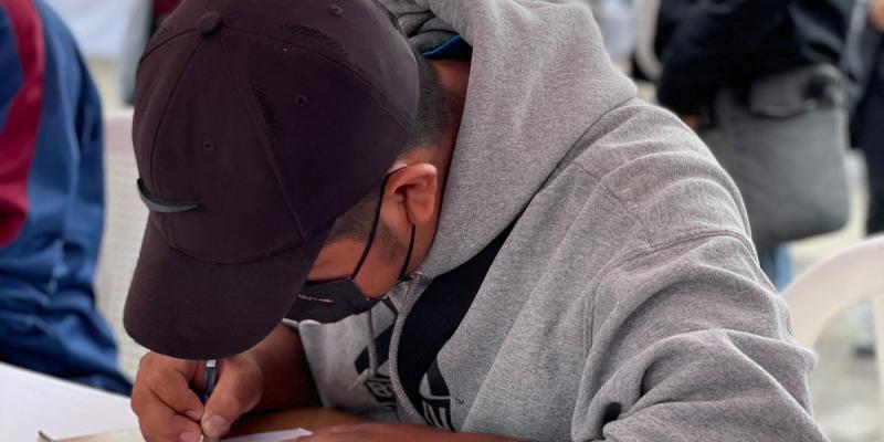 Usuario de Feria del Empleo en conmemoración del Día del Trabajo 2022