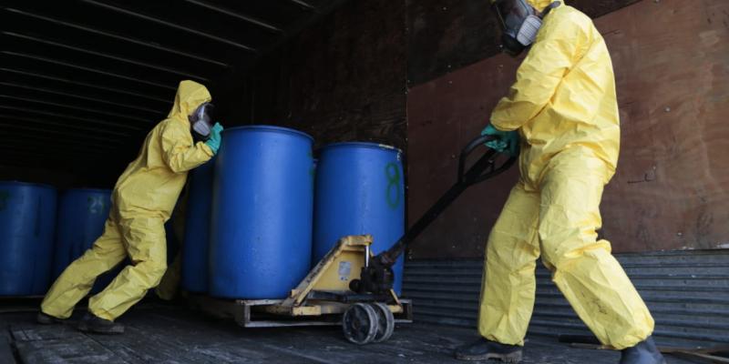 Trasladan 160 toneles de precursores químicos para su destrucción