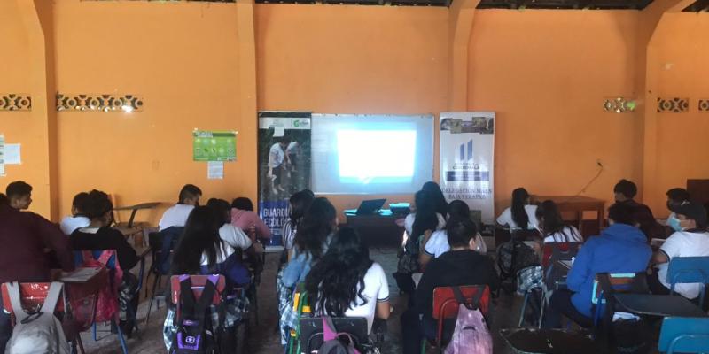 Jóvenes de Cubulco comienzan formación como Guardianes Ecológicos
