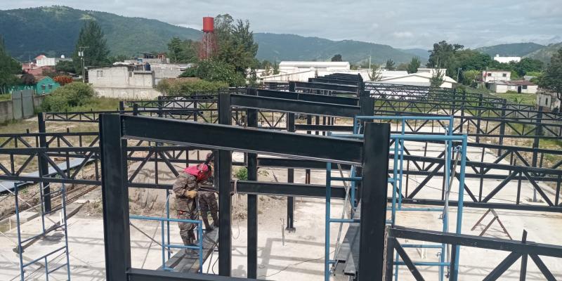 Cuerpo de Ingenieros del Ejército continua labores de construcción y ampliación del Hospital Regional de Huehuetenango.