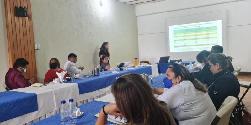 Municipios de la Mancoverapaz reciben planes de transición para el Reglamento 164-2021