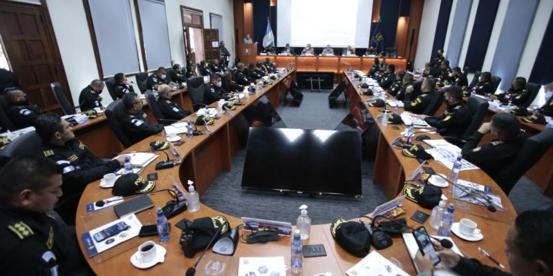 Mandos policiales reconocen respaldo de la cartera del Interior