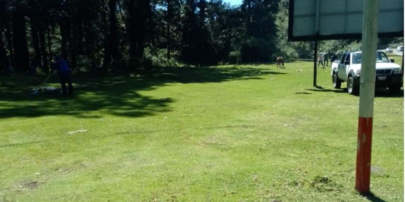 Líderes ambientales del MARN eliminan basurero en Tecpán
