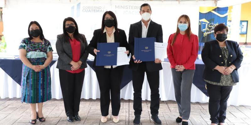 Mineduc y School Media Guatemala firman convenio para fortalecer Programa Nacional de Convivencia en Armonía