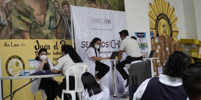 Jornada médica beneficia a personal policial