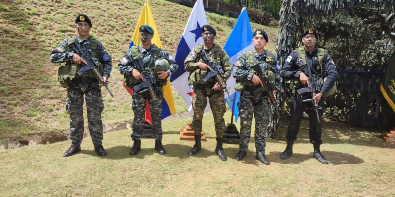 Agente GAR recibe Boina Negra de Senafront