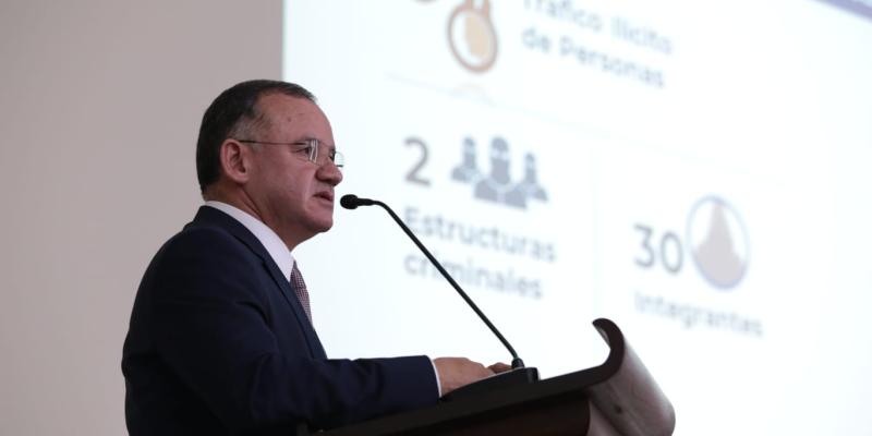 Ministro Barrientos presenta a embajadores y cónsules del país agenda de seguridad