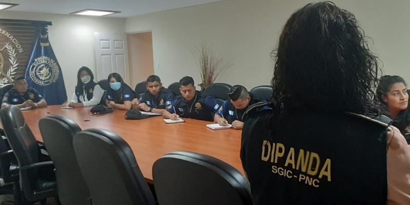 Recolectores de información policial se capacitan en técnicas de entrevistas