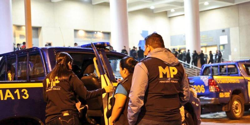 Investigadores ejecutan allanamientos contra extorsionistas