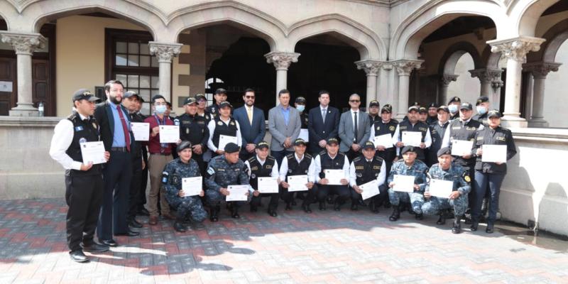Agentes policiales se especializan en combate al contrabando y defraudación aduanera