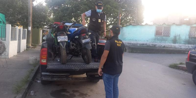 Localizan chalecos antibalas en vivienda de zona 18
