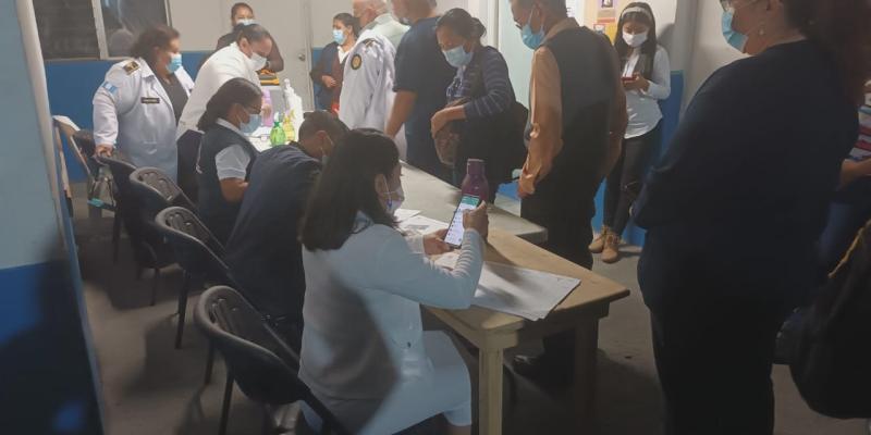 Realizan jornada de vacunación en la PNC