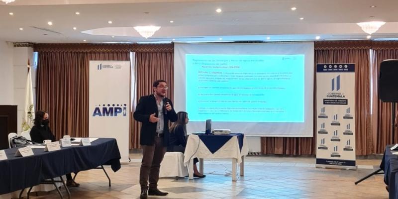 Viceministro del Agua impulsa el cumplimiento de las regulaciones ambientales en la cuenca del lago de Petén Itzá