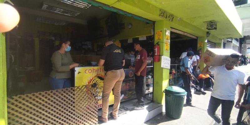 DIDAE realiza inspección en ventas de juegos pirotécnicos