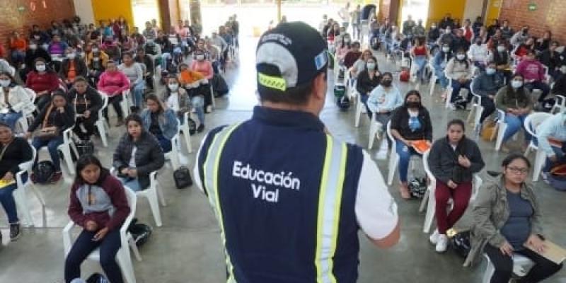 Más de 2 mil 800 mujeres beneficiadas a través del Programa Motorista Segura