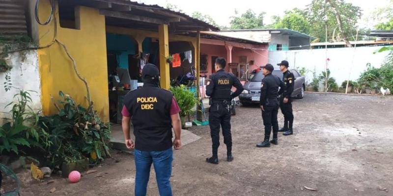 Realizan 10 allanamientos en varios lugares del país
