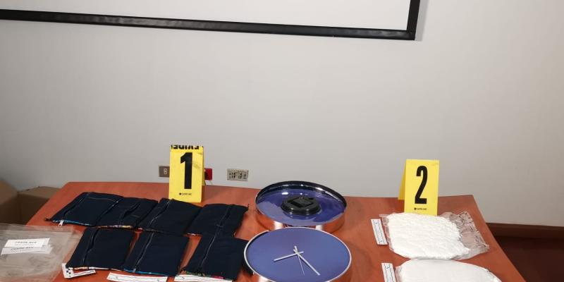 Incautan cocaína valorada en más Q107 mil en bodega de exportaciones