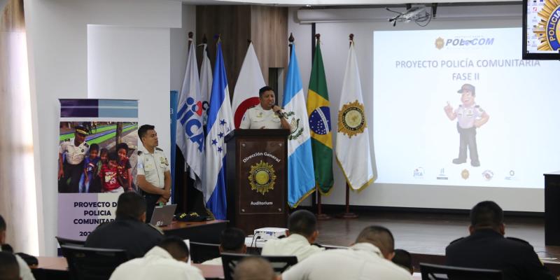 Capacitan a 2 mil 500 mandos de PNC en Proyecto de Policía Comunitaria Fase ll