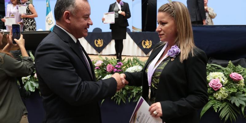 Presentan proyectos para proteger y empoderar a mujeres víctimas de violencia en el país