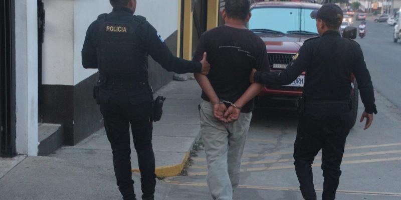Detienen a presunto líder de banda dedicada a asaltar en Chiquimula
