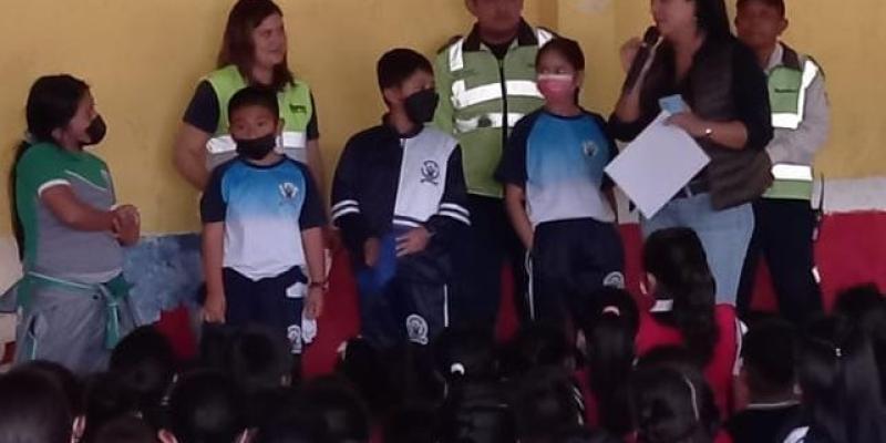 Celebran el Día de la Tierra con estudiantes de Mixco