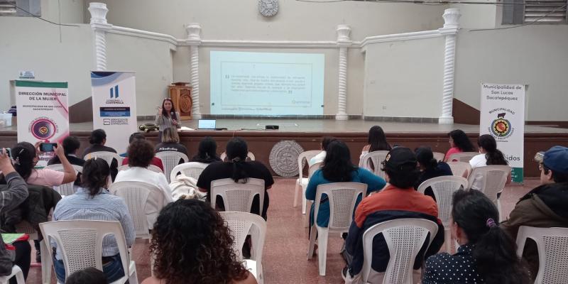 Emprendedores reciben capacitación sobre Creación de Modelo de Negocion la búsqueda continua de apoyar a las Mipymes y emprendedores de Sacatepéquez, la sede de Dinamización Económica del Ministerio de Economía de ese departamento llevó a cabo el taller “Desarrollo de Modelo de Negocio Lean Canvas”, impartido con la finalidad de fortalecerlos en temas como segmentación de clientes, establecimiento de propuesta de valor a través de canales y la creación de una ventaja diferencial. Consta de la elaboración de