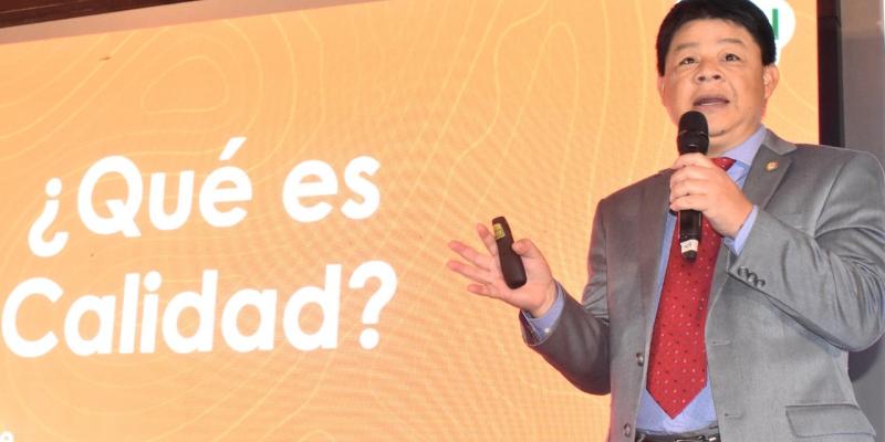 Director del Sistema nacional de la calidad comparte con el público sobre qué es la calidad