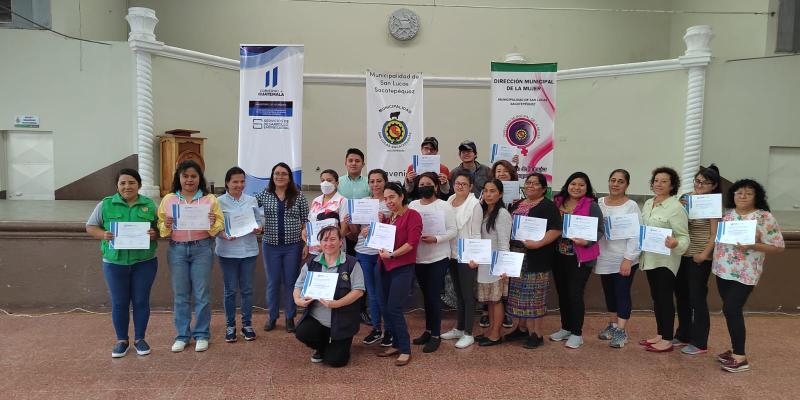 Emprendedores son capacitados por el Mineco en la elaboración de plan de negocios