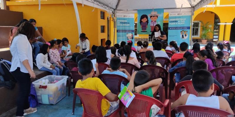 Kathy se divirtió y aprendió sobre prevención de la violencia junto a más de 80 niñas y niños