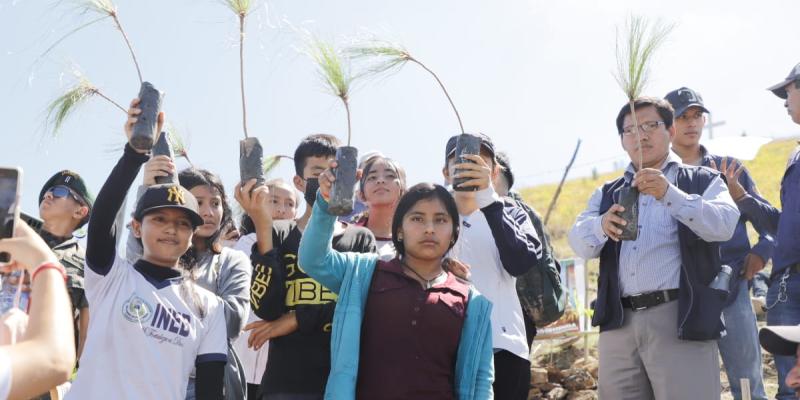 Primer “Viernes de Reforestación” reúne a decenas de voluntarios para plantar un legado para la naturaleza