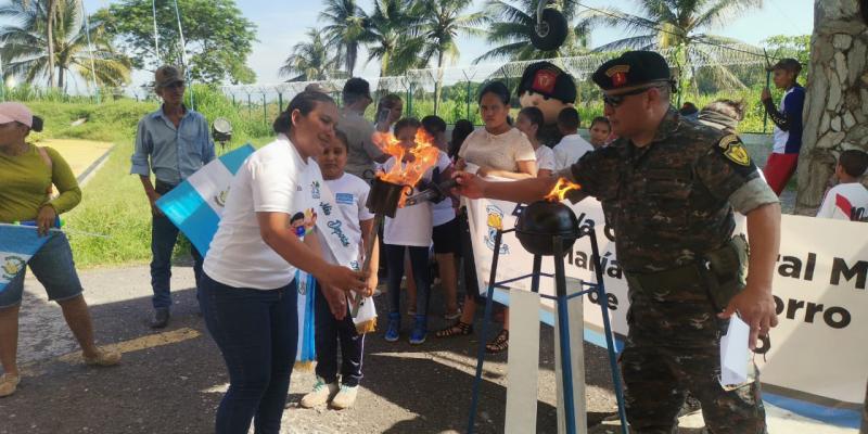 Ejército de Guatemala celebra 202 años de independencia.