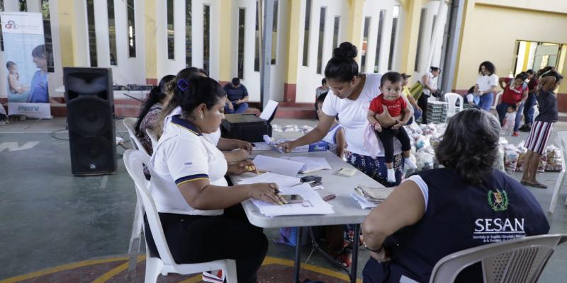 COMUSAN de San Agustín Acasaguastlán, El Progreso, realiza jornada de peso y talla